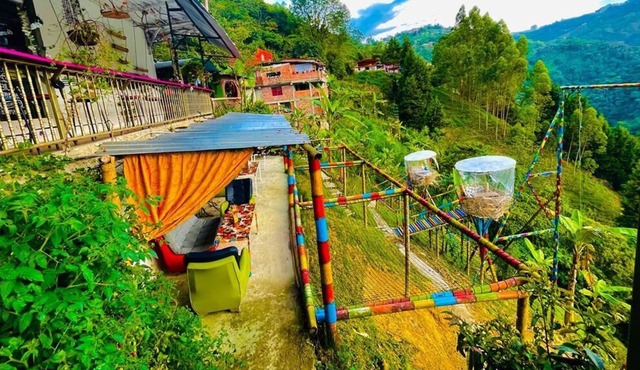 Cabaña Romántica con Espectaculares Paisajes a 7 Minutos de la Ciudad