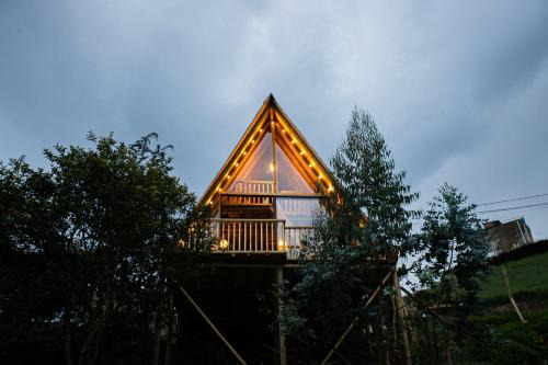 Cabañas con jacuzzi y chimenea - Casa Floral, Marinilla