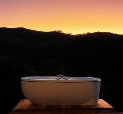 Cabana Western com Banheira e Vista para o Pôr do Sol nas Montanhas