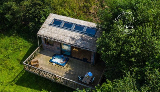 Cabane perchée avec jacuzzi