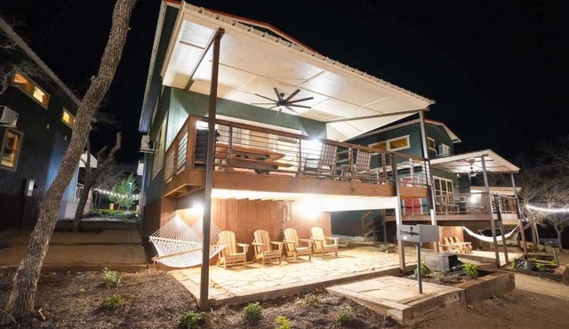 Cabin 10 - Exquisite Modern Lux Cabin, Hot Tub, FirePit, Games