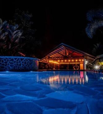Cabin Featuring Jacuzzi and Pool in La Fortuna