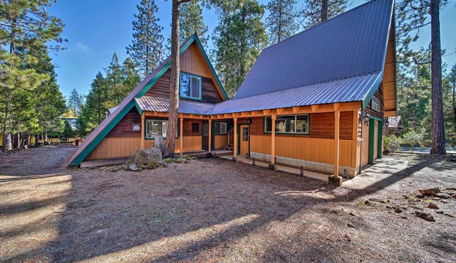 Cabin Hideaway < 1 Mi to Trinity Lake: Hike & Fish