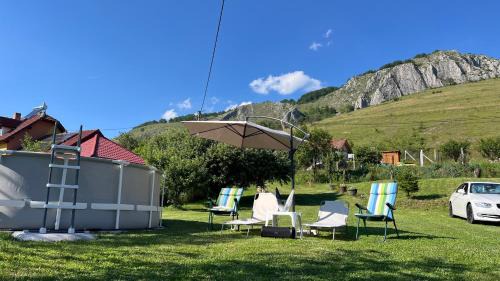 Cabin with Panoramic View of the Vălișoara Gorge