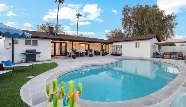Cactus Bloom Villa - Spacious 5BR near Old Town Scottsdale with Private Pool