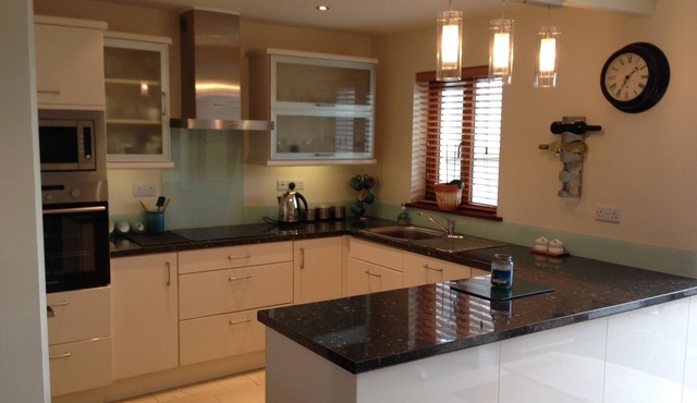 Cahirciveen Marina, Ring Of Kerry, 2bed/2bath House