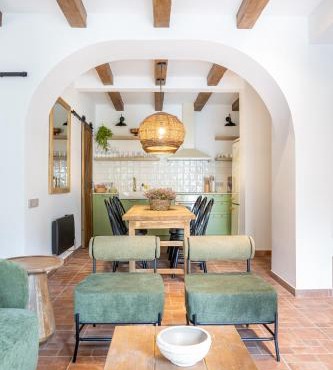 Cal Moline Arrels - Refugio rural de diseño en el Berguedà