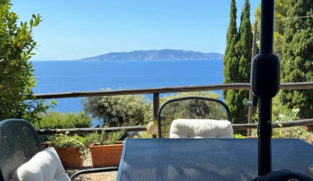 Cala Piccola, house with access to swimming pool and private beach