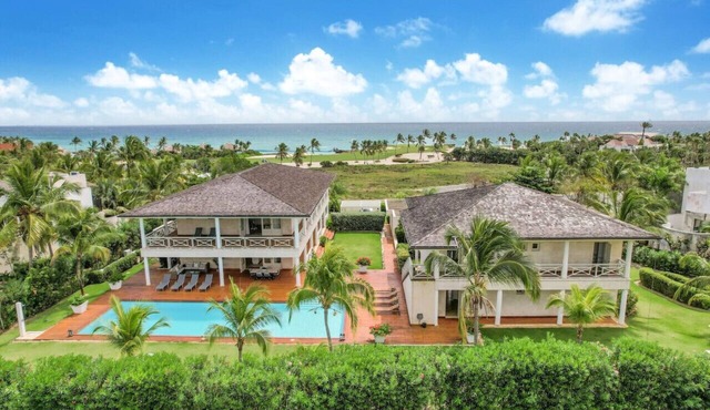 Caleton Estates 52: Elegant golf/ocean view villa w/big pool, staff & golf cart