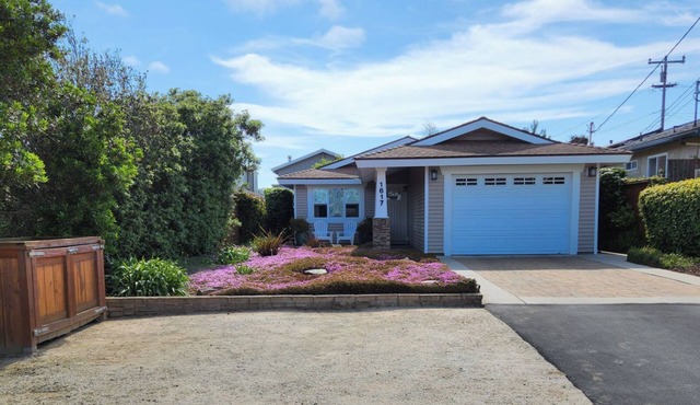 California Craftsman beach cottage!