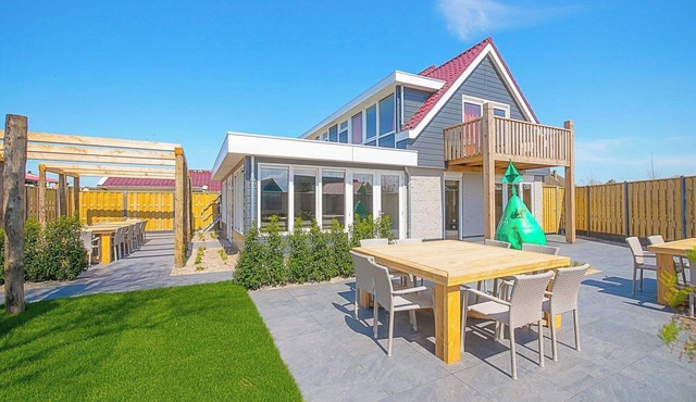 Callantsoog Group Getaway Beach