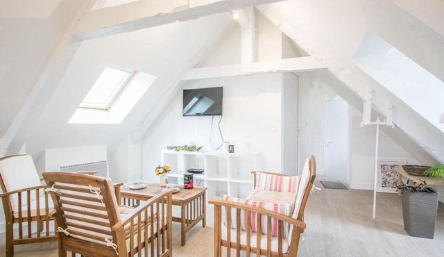 Calm and comfortable apartment in Bayeux, 9km from the beach