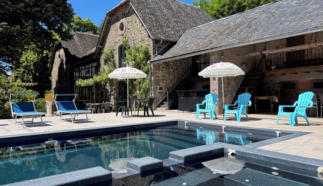 Calm and Luxury in the dependence of the Château de la Calmette