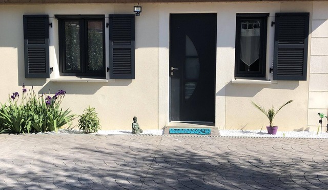Calm and soothing villa 10 minutes from Chantilly/30 minutes from Roissy and Paris