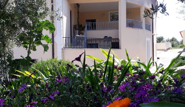 Calm, Relaxation and Nature at R D V for this comfortable house