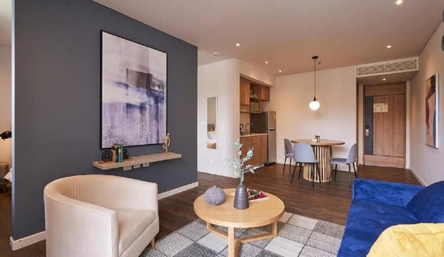 Caluce Apt 5C by Letoh