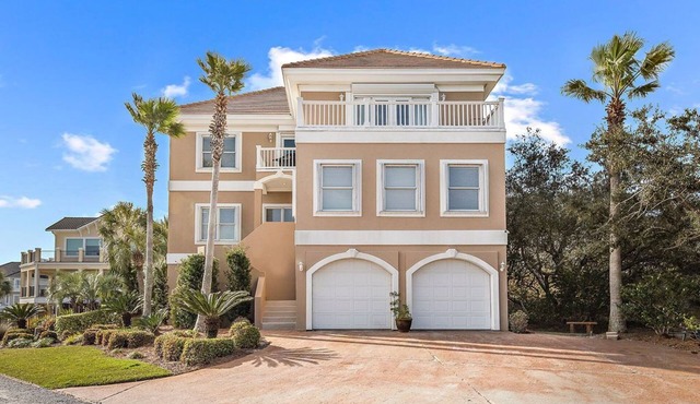 Calvert Castle, Elevator, Golf cart, Beach ,Pool