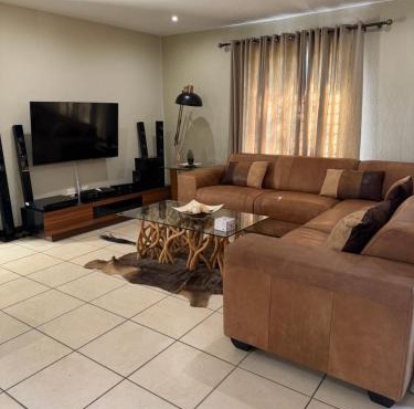 Caly Luxury Home