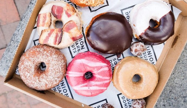 Cambridge: Harvard Square Small-Group Doughnut Tour