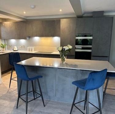 Cameron Coach House Modern Property in Murrayfield Edinburgh