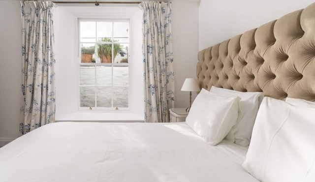 Camilla House Garden Flat - Weekly Let