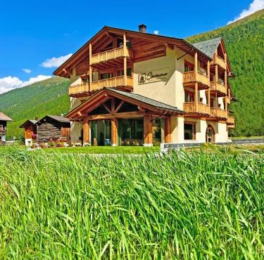 Camino Rustic Chic Hotel
