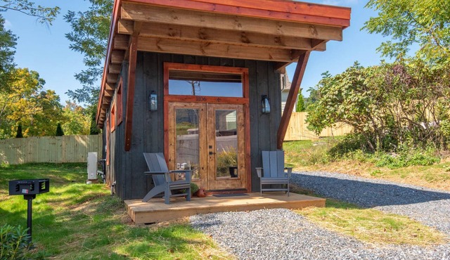 Camp 4 Tiny Homes | #4 Mount Whitney | 1 Mi. to Downtown West Jefferson