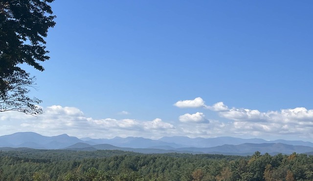 Camp Hideaway Whippoorwill Cottage @ Nebo, Lake James NC