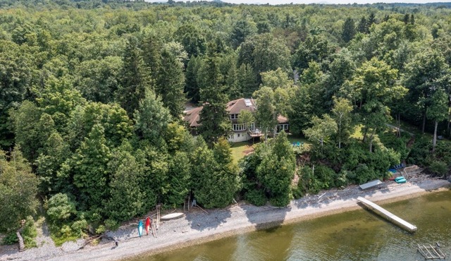 Camp Roosevelt 5 Bedroom Cottage by RedAwning