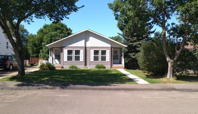 Campbell's Clean & Comfortable Modern Duplex 4472A