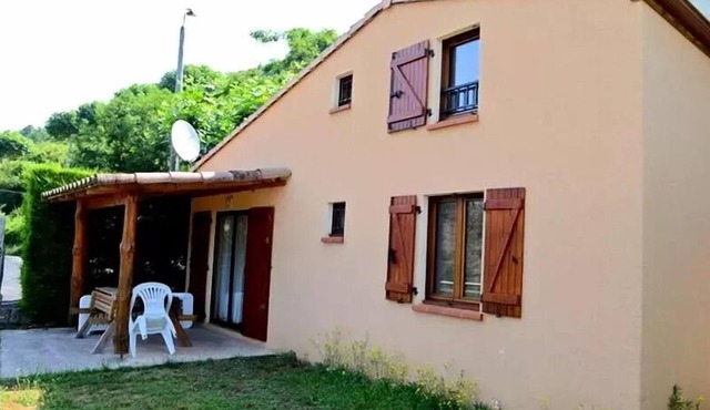 Camping de la Cascade * - House-Chalet 45m2 - Comfortable - TV - Washing machine - Sunbeds (July and August : Sunday/Sunday) 6 people