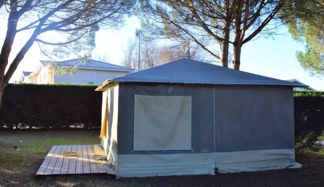 Camping Le Braou* - Canvas Bungalow 16m² 2 bedrooms - without bathroom 4 people