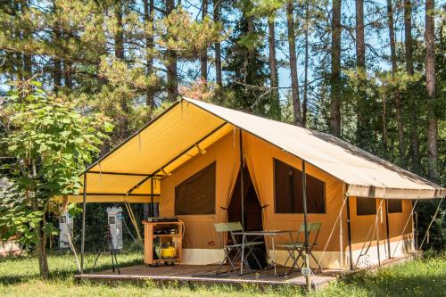Camping Onlycamp Les Adoubes - Albertville