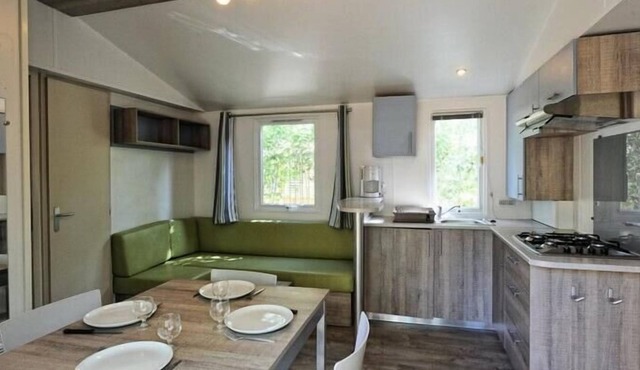 Campsite Paris Est **** - Mobil home Classic XL 3 rooms 4 people