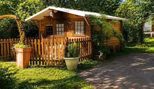 Campsite Uhaitza* - Small wooden chalet without sanitary facilities for 2 people