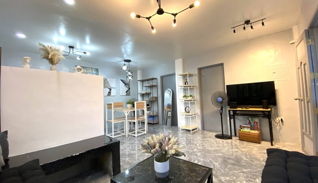 Can Accommodate up to 10 Guests - Near Virac Airport