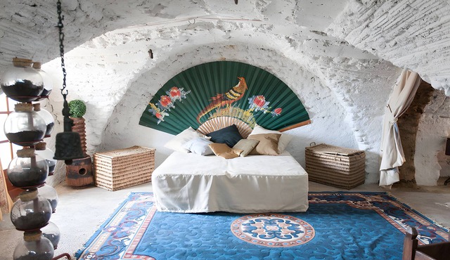 Can Caliro. Accommodation for 6 in a rural farmhouse