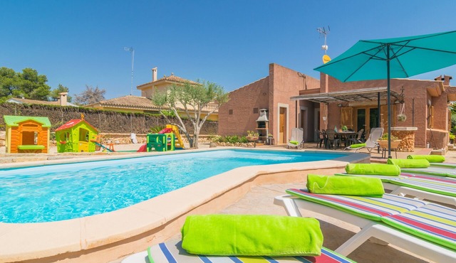 CAN CANTARI - Villa with private pool 1 km from the beach. Free WiFi.