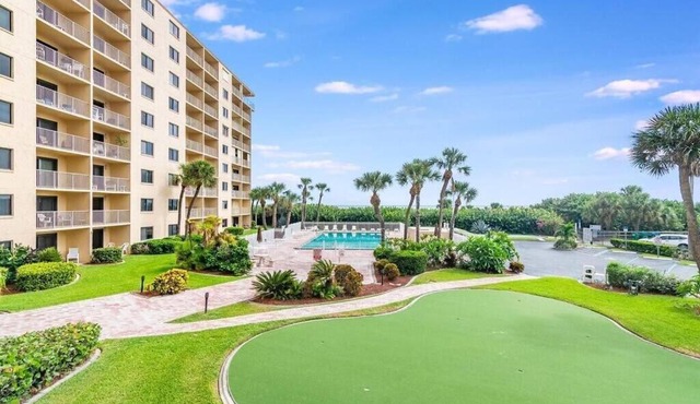 Canaveral Towers Resort-Beach, Surf, Rocket Launches