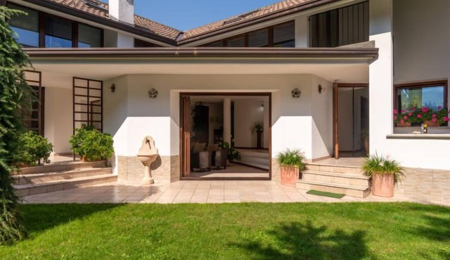Candida (CCO900) by Interhome
