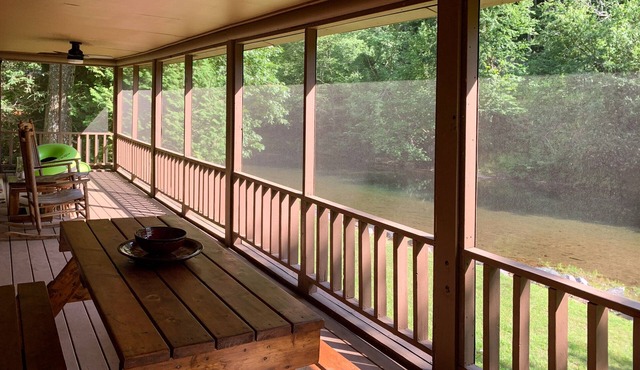 Cane River Cabin - River Front - 3 BR - 2 Bath