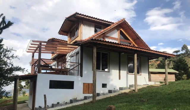 Canto dos Cravos - Chalet in Mantiqueira near Itatiaia Park, high part.