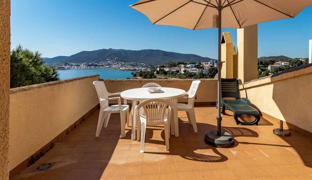 Cap Ras 03 - Comfortable apartment with sea views