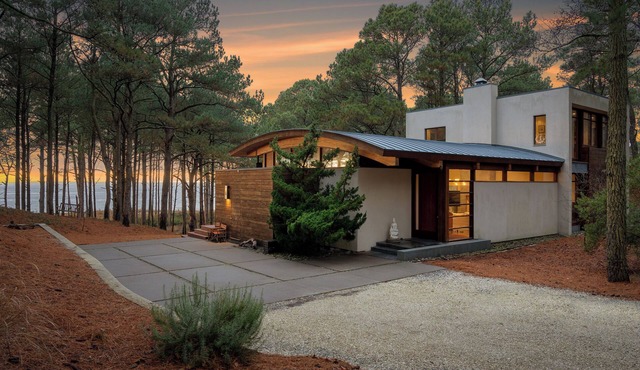 Cape Charles/Beach Access, Hot Tub & Fire Pit