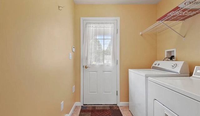 Cape Cod Vacation Home – Walk to Downtown Falmouth