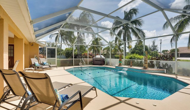 Cape Coral Abode - Near Sun Splash Park & Beach!