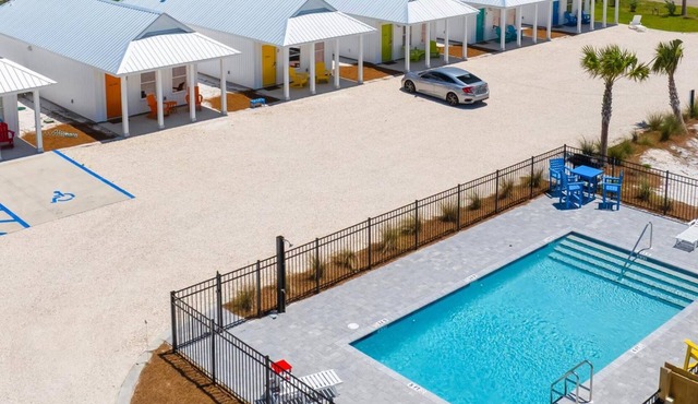 Cape Cottages 3 Homes, Pet Friendly, Pool, Short 2 Min to Beach-Beach Bay Access