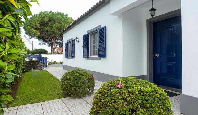 Capelas Blue , Relax & Fun - Up to 14 Guests!