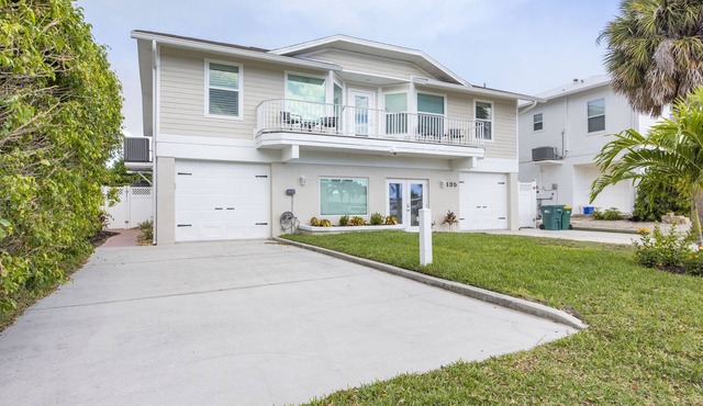 Capri Charm Remodeled Oasis w/Heated Pool-Kayaks