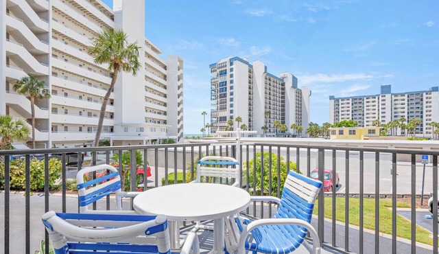 🌴 Caprice Resort Unit #104 – Cozy Coastal Comfort in St. Pete Beach